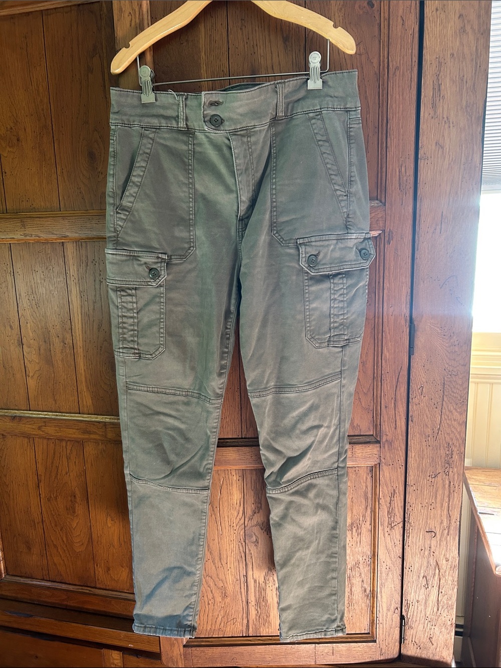 American Eagle Outfitters Olive Green Cargo Pants - Utility Pocket Detail